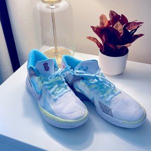 Kyri Irving Men’s Size 8